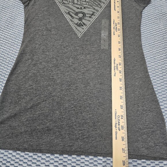 NWT Guess Women’s Rhinestone Triangle Logo Graphic Slim Fit Shirt - Gray Size L - Picture 5 of 5